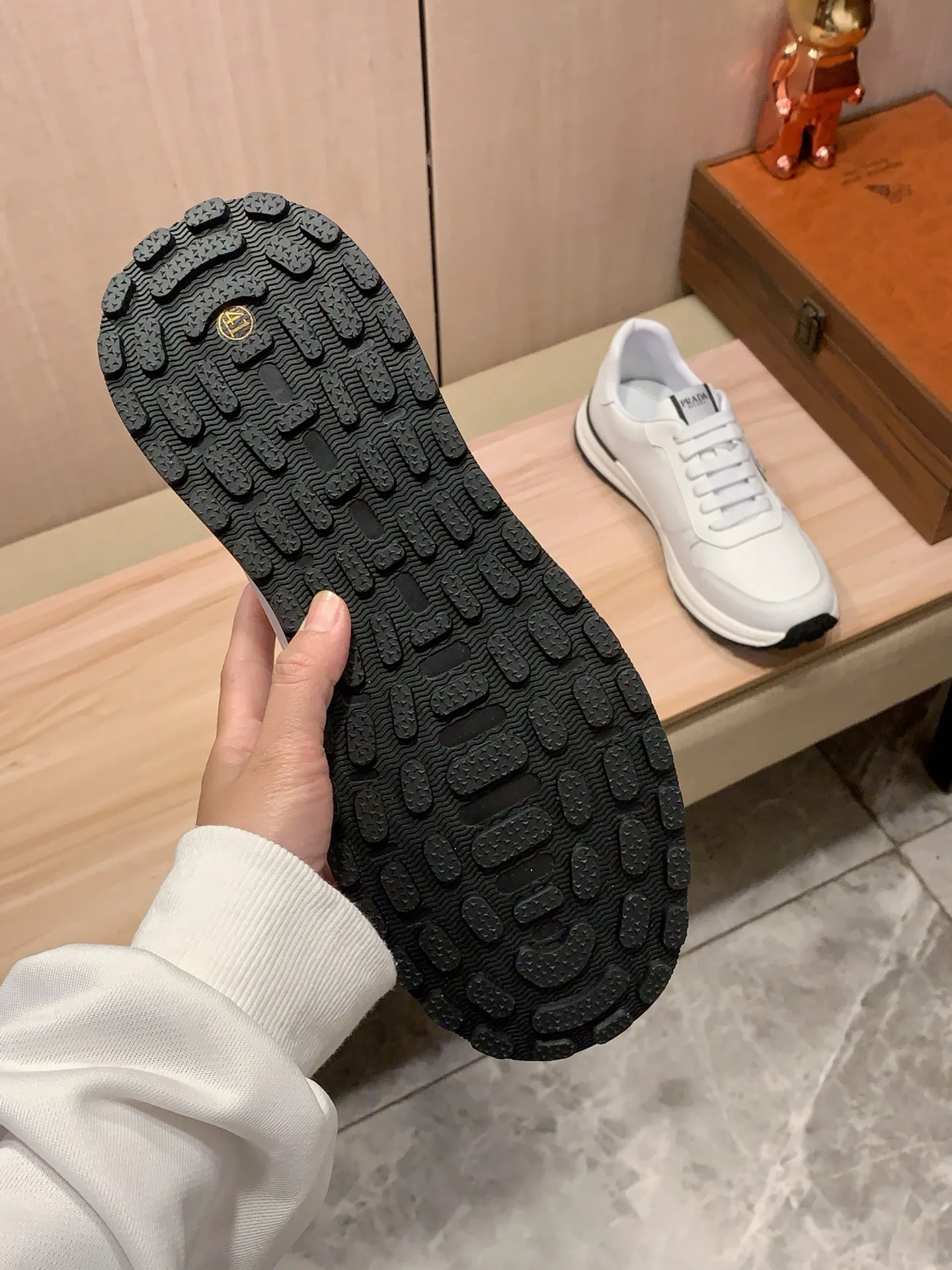 Men's Men's Shoes💰420💰💰🎩🎩[Lightning][Lightning] "PRADA*" The latest and most popular casual shoes, top brand [seduce] luxury~purchase, top~quality. [Strong] The upper is made of imported breathable cowhide with material ➕ breathable sheepskin feet (•) and fine workmanship. The original stylish and stylish soft rubber wear-resistant and non-slip outsole is light and comfortable on the feet. The real thing looks better when photographed. 122: code: 38-44, 2️⃣ colors selected